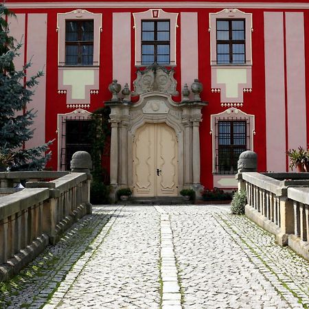 Boutique Palac Warmatowice Sienkiewiczowskie Legnica Exteriör bild