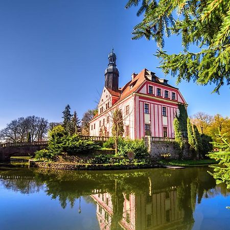 Boutique Palac Warmatowice Sienkiewiczowskie Legnica Exteriör bild