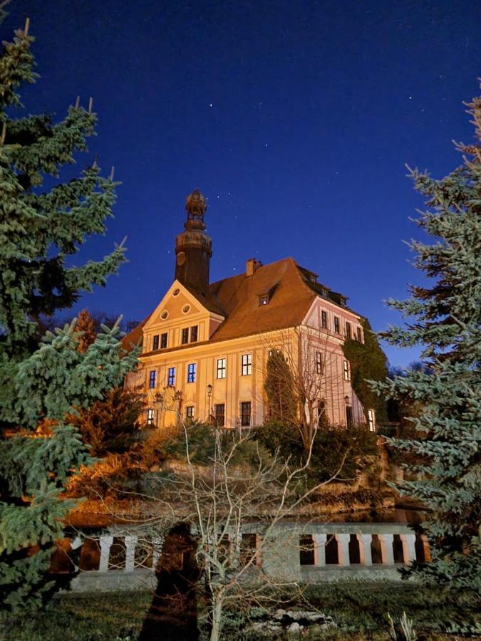 Boutique Palac Warmatowice Sienkiewiczowskie Legnica Exteriör bild