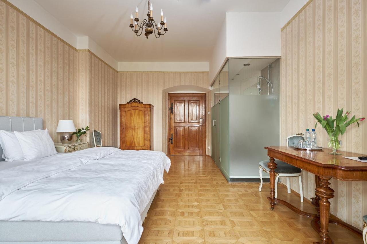 Boutique Palac Warmatowice Sienkiewiczowskie Legnica Exteriör bild