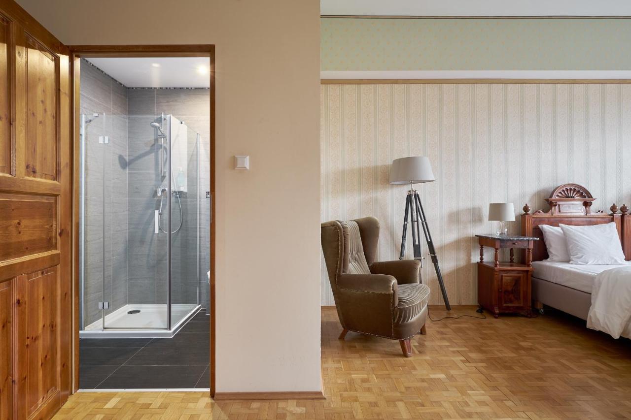 Boutique Palac Warmatowice Sienkiewiczowskie Legnica Exteriör bild