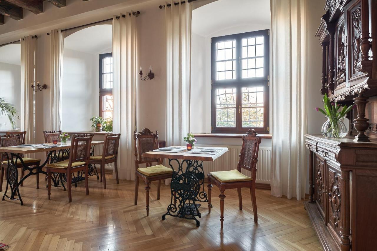 Boutique Palac Warmatowice Sienkiewiczowskie Legnica Exteriör bild