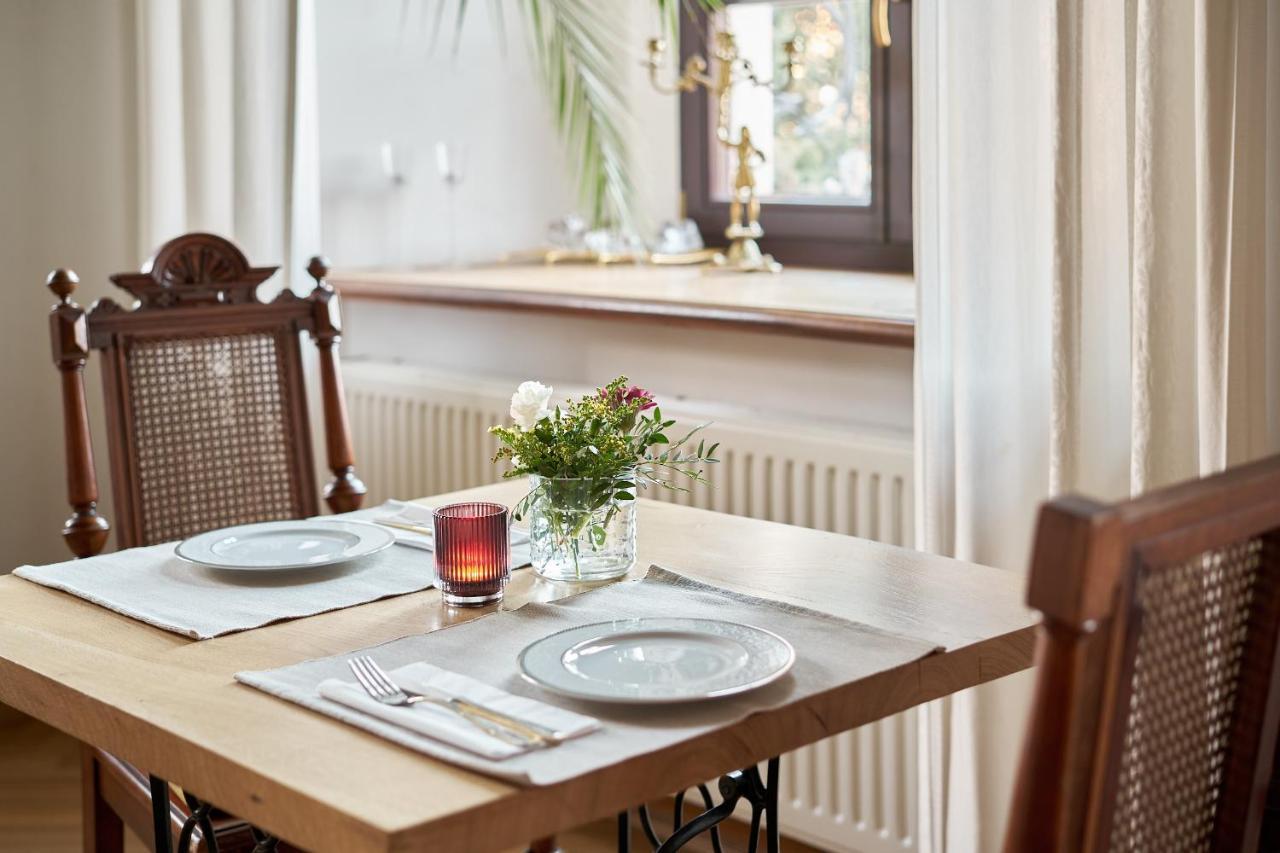 Boutique Palac Warmatowice Sienkiewiczowskie Legnica Exteriör bild