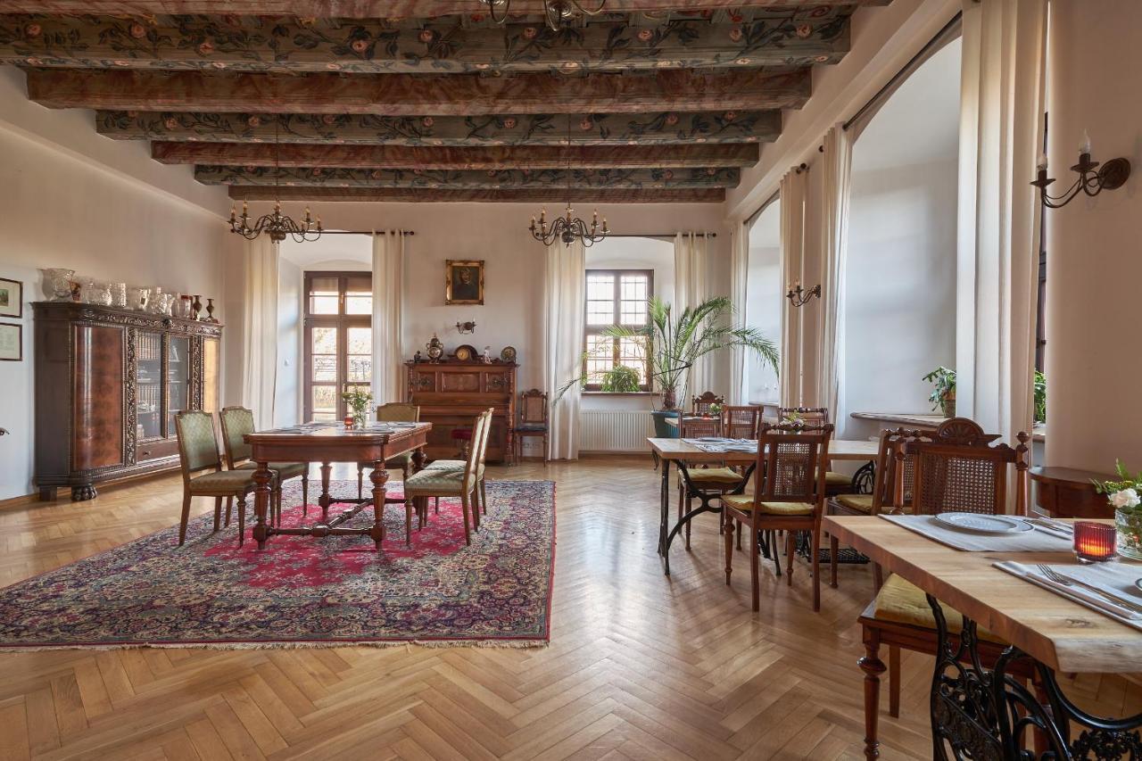 Boutique Palac Warmatowice Sienkiewiczowskie Legnica Exteriör bild