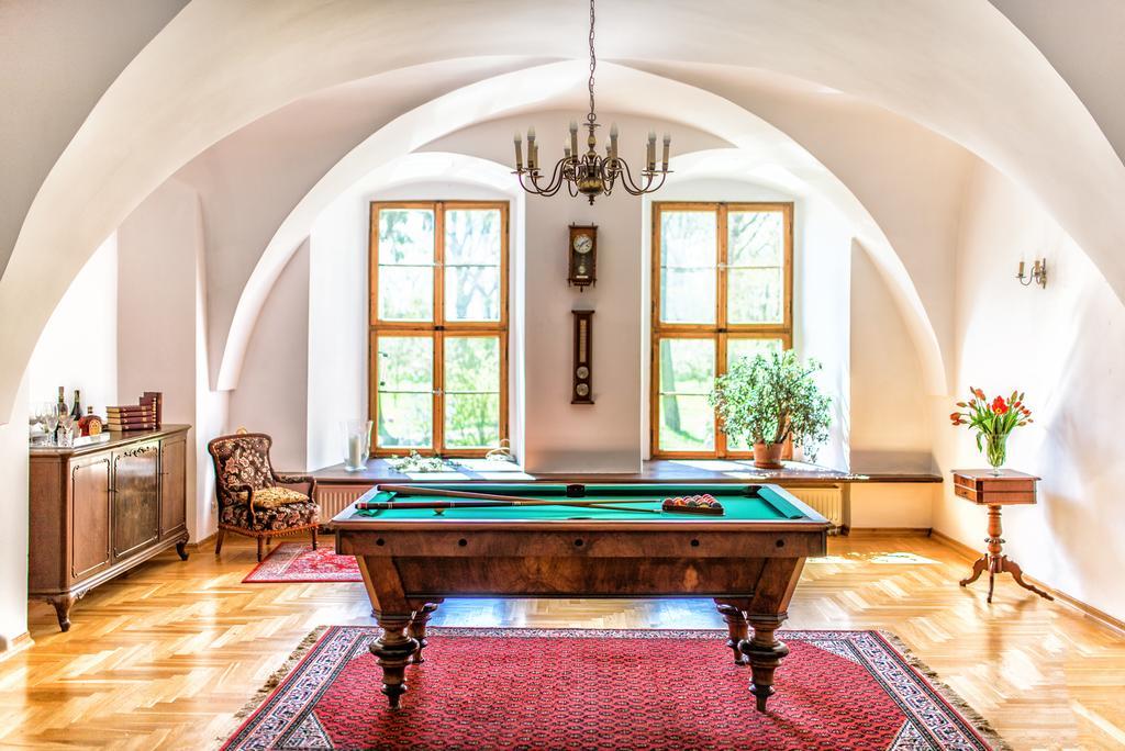 Boutique Palac Warmatowice Sienkiewiczowskie Legnica Exteriör bild