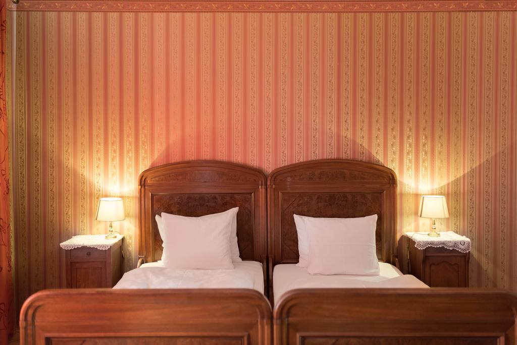 Boutique Palac Warmatowice Sienkiewiczowskie Legnica Exteriör bild
